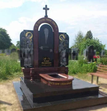 мемориальный каменный памятник на могилу